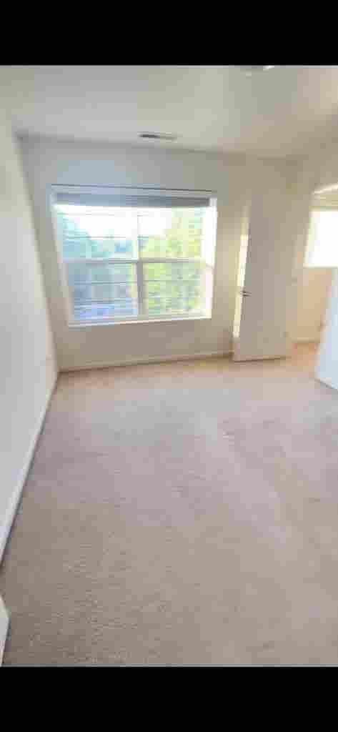 Quiet room in East Hillsboro 
