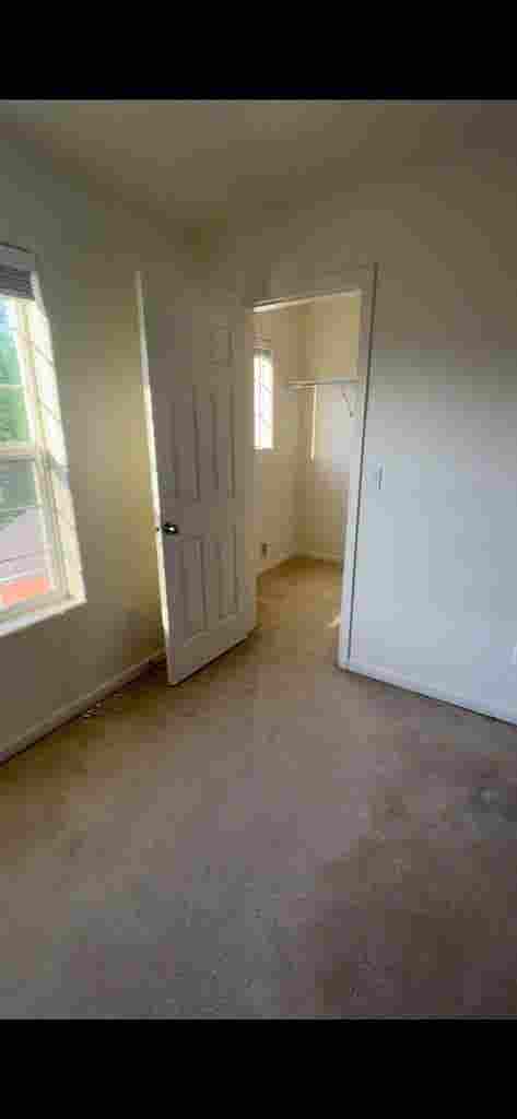 Quiet room in East Hillsboro 
