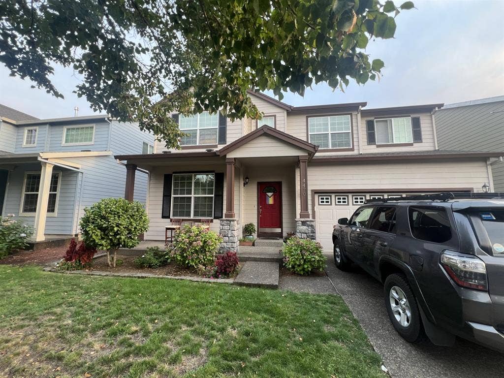 Quiet room in East Hillsboro