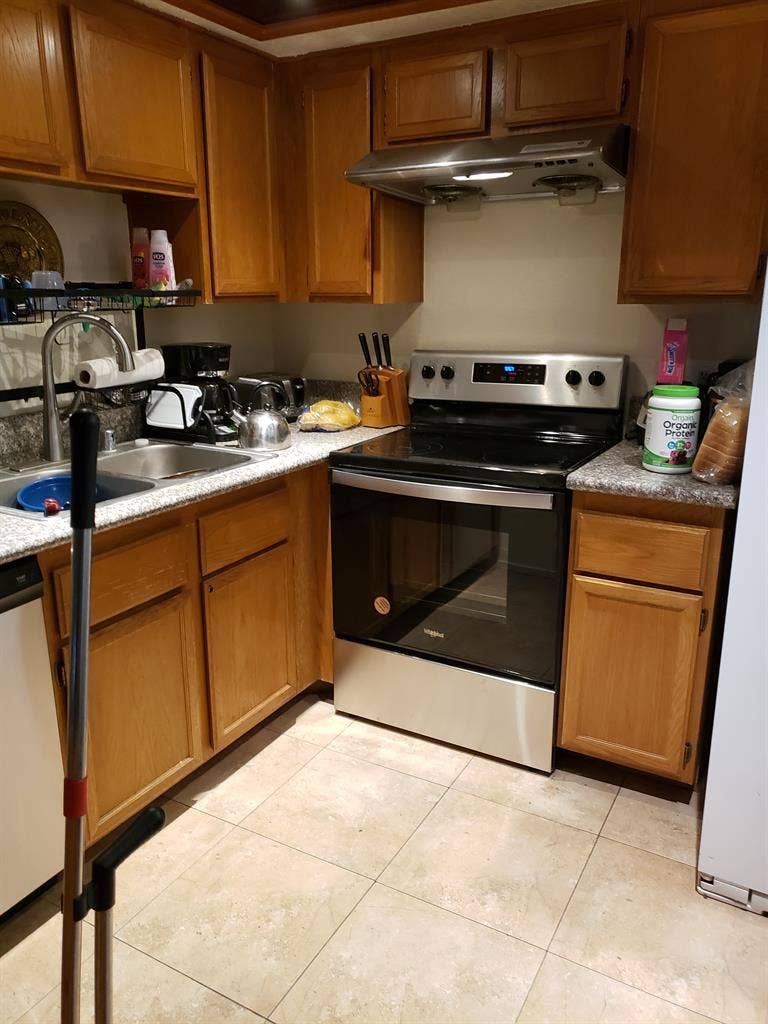 MB and MBath, with closet with keys