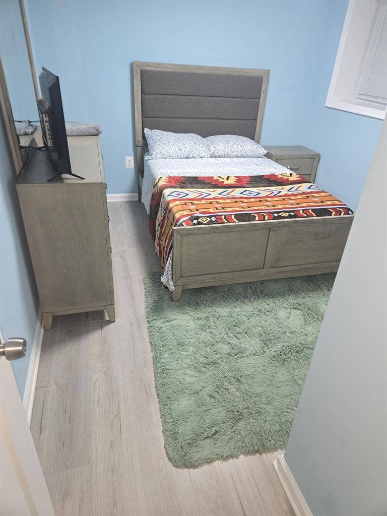 Room with Pivate Bath Arlington