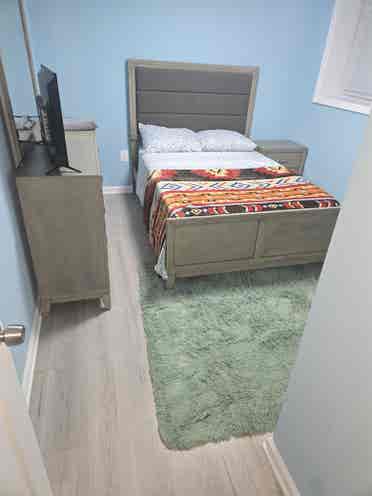 Room with Pivate Bath Arlington