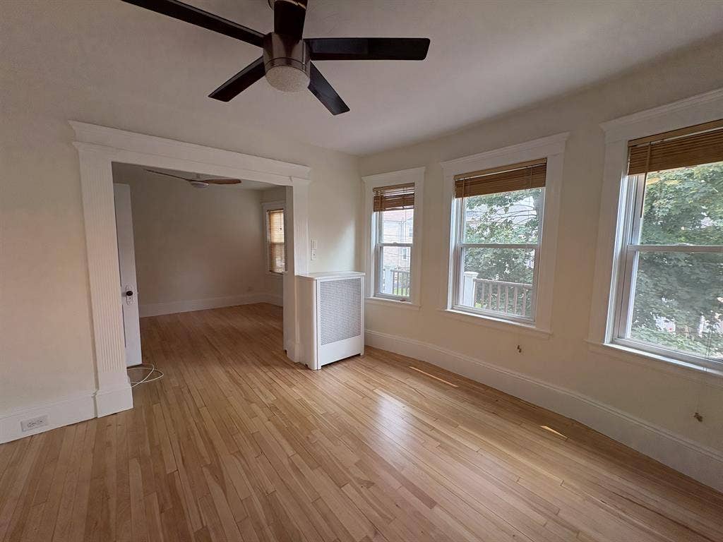 2 bedroom- walk to campus