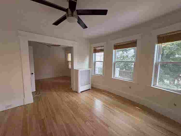 2 bedroom- walk to campus