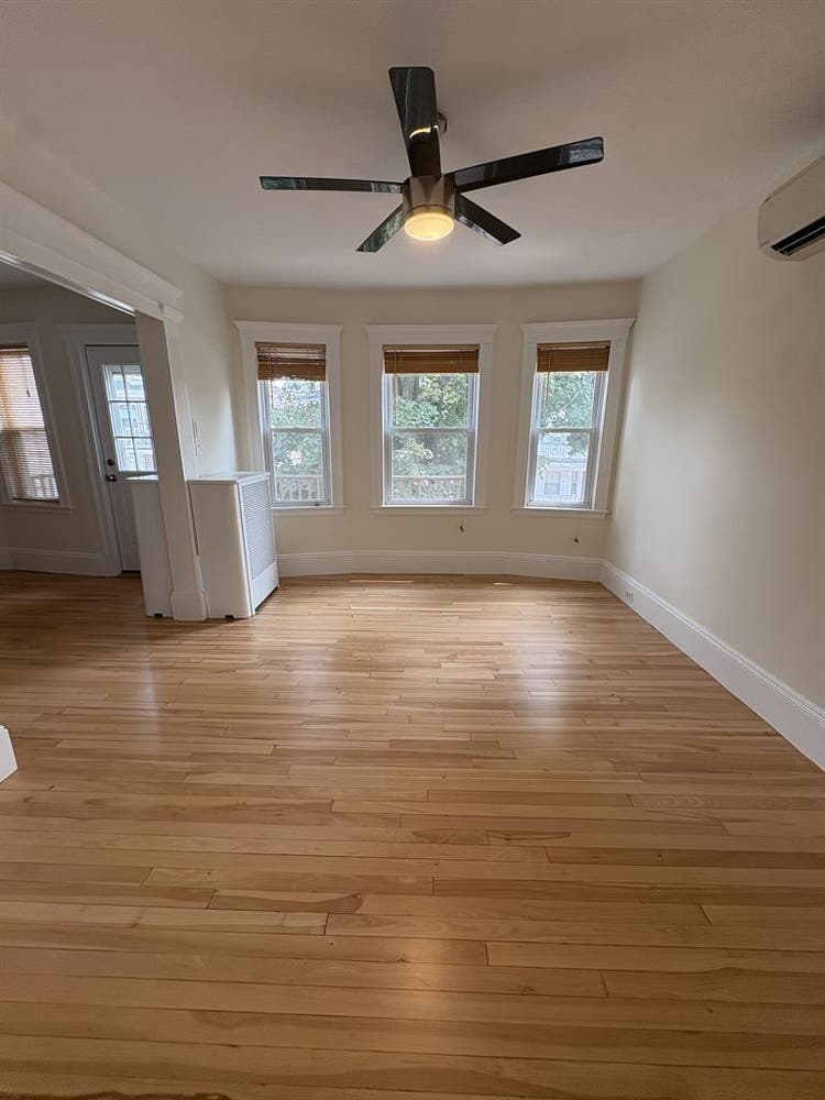 2 bedroom- walk to campus