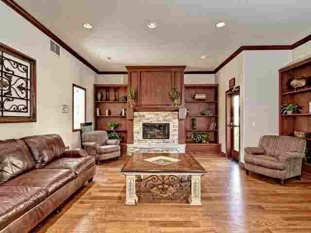 1BR CONDO UTC