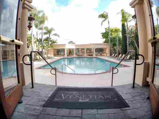 1BR CONDO UTC