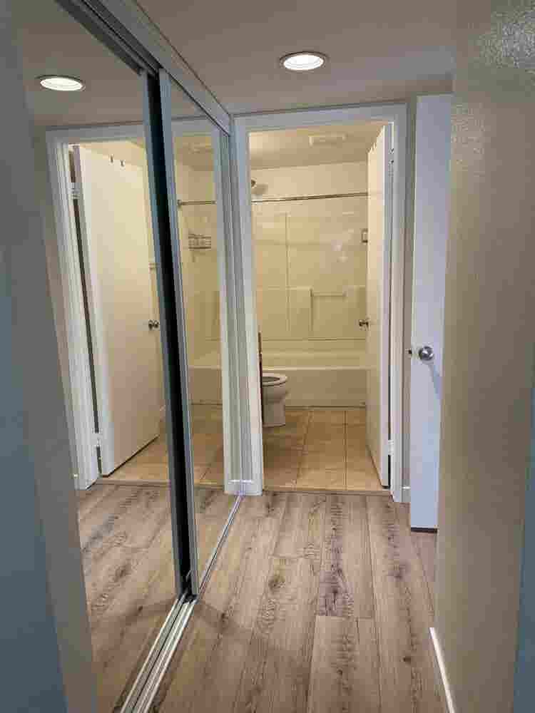 1BR CONDO UTC
