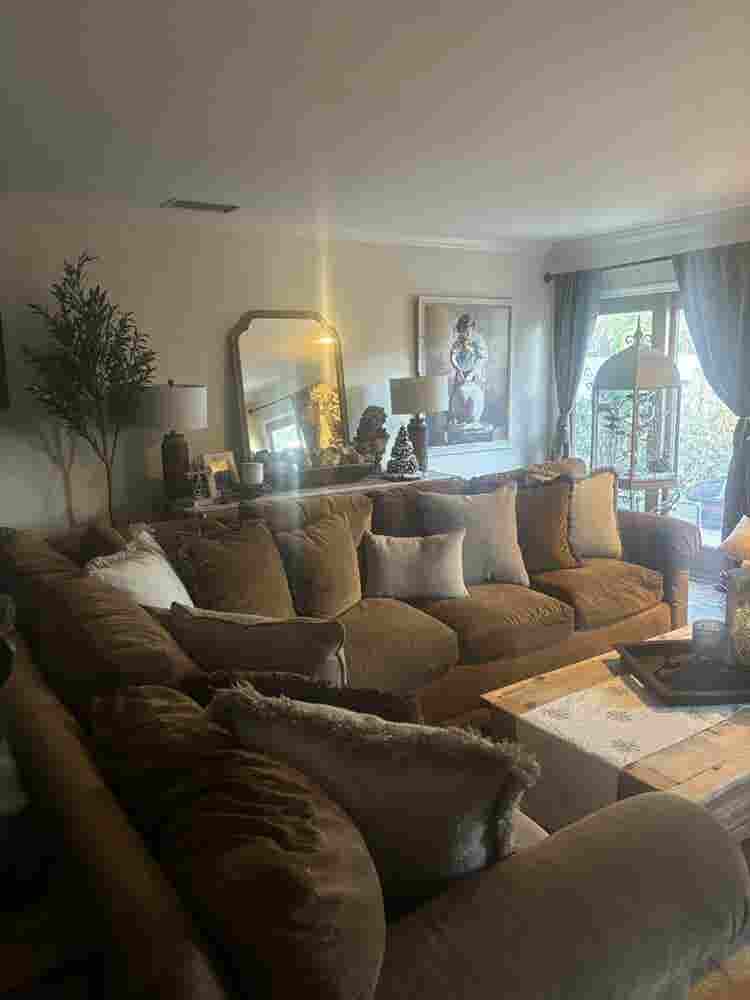 Nice home in great neighborhood