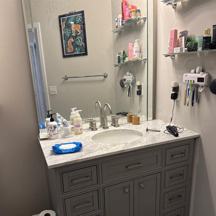 Modern Condo in Brookhaven