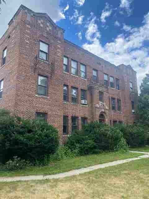 Fantastic Location - Monroe Street