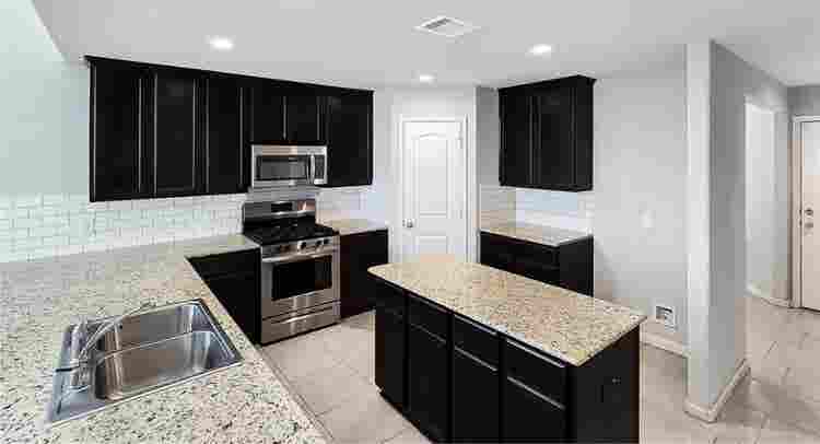 Roommates Needed!