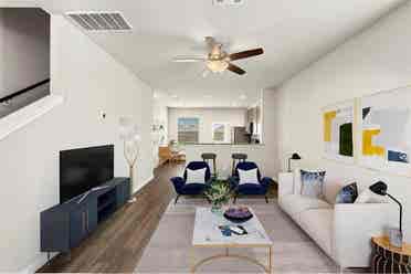 Roommates Needed!