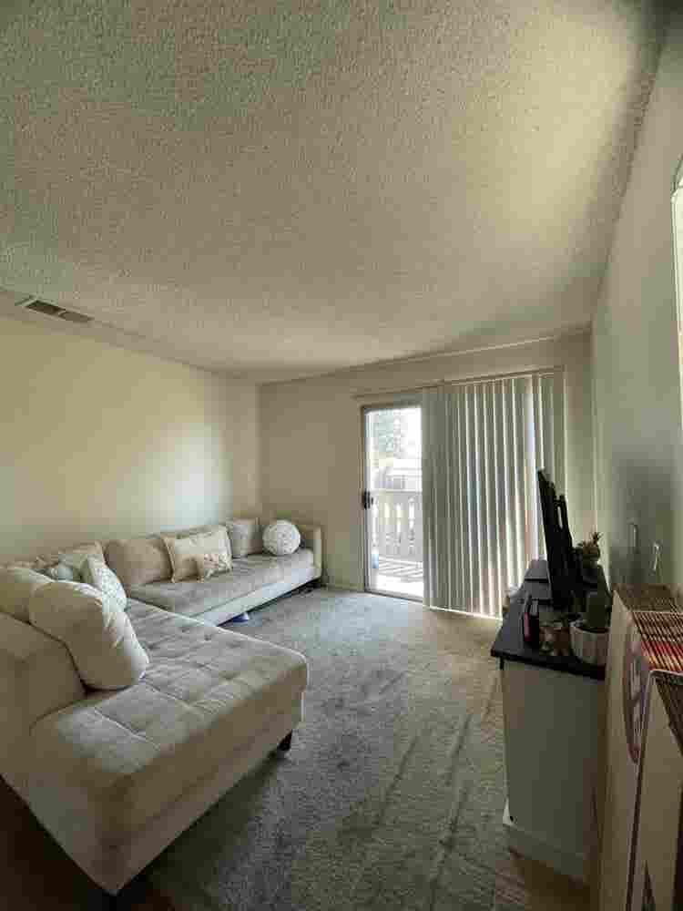 Room for Rent Near CSUSM 
Oct 1st