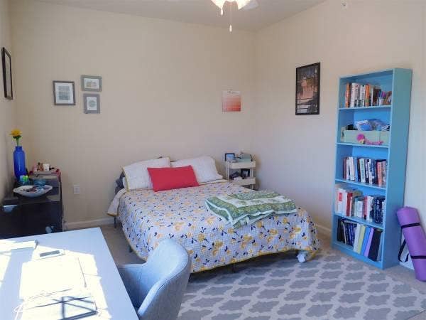 Looking for roommate