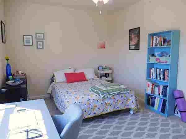 Looking for roommate
