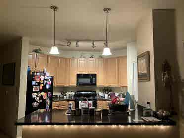 Looking for roommate