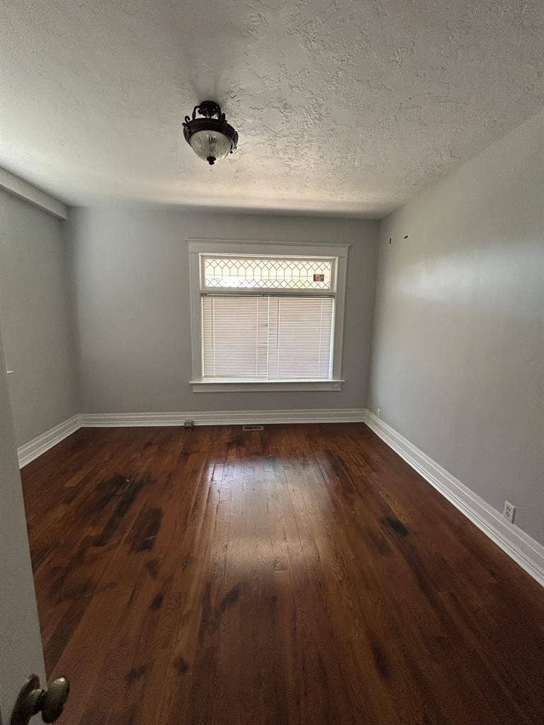 Looking for roommate ASAP