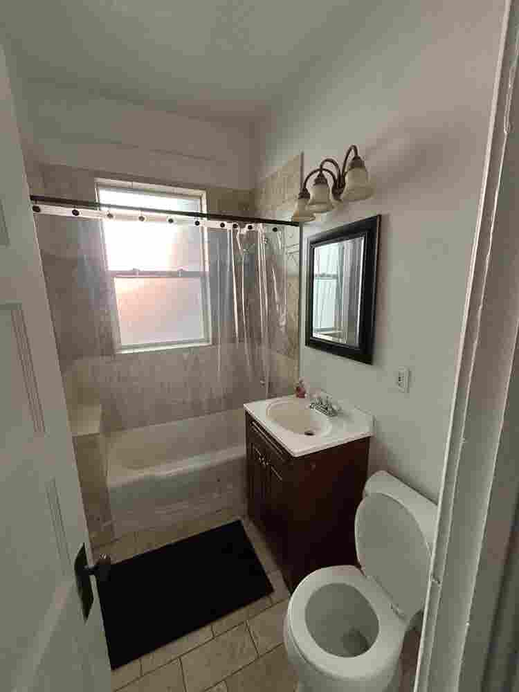 Looking for roommate ASAP