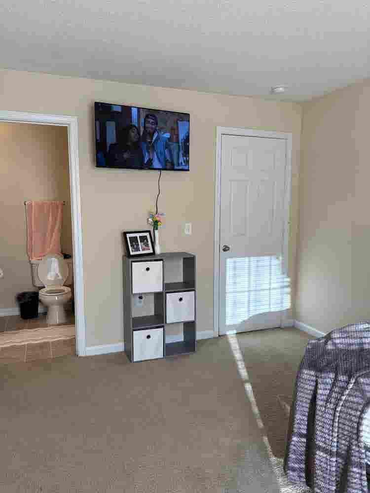 Sublease: Mountaineer village