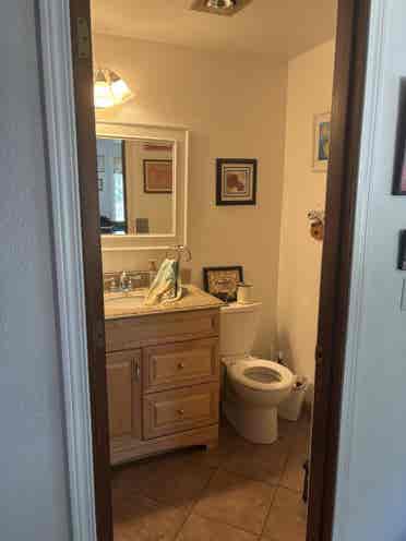 Looking for 2 Roommates:)