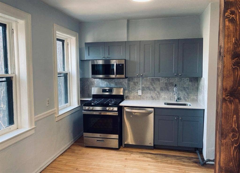 Midtown Apartment