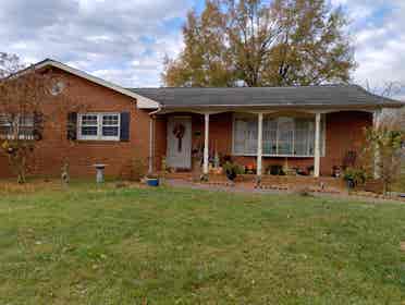 Unfurnished room in vinton VA