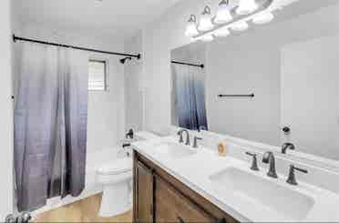 Affordable All-Bills Included Room