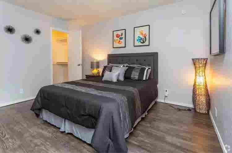 LOOKING FOR ROOMATE ASAP!!!