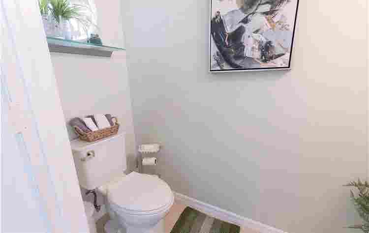 Private Room and bath for rent