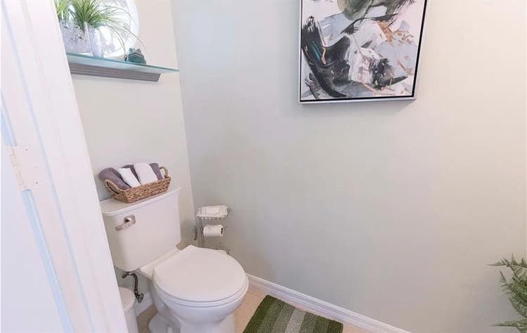 Private Room and bath for rent