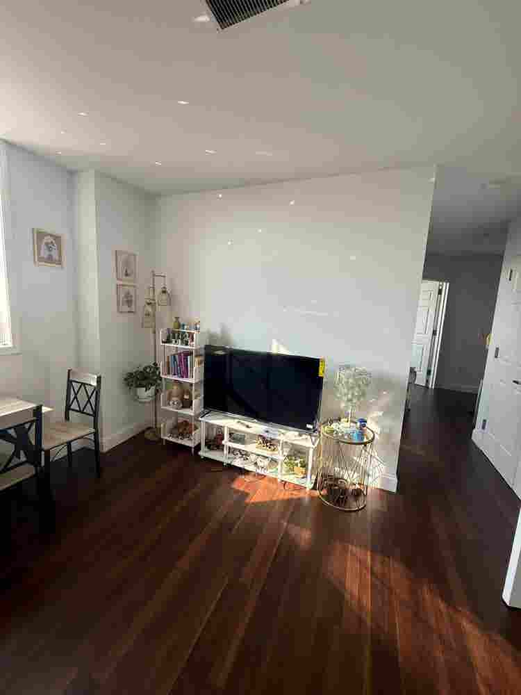 1 spacious room available