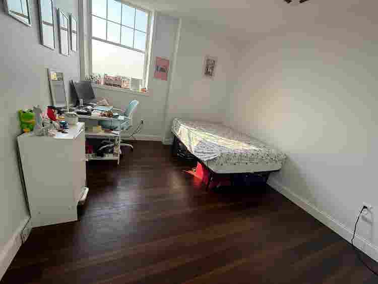 1 spacious room available