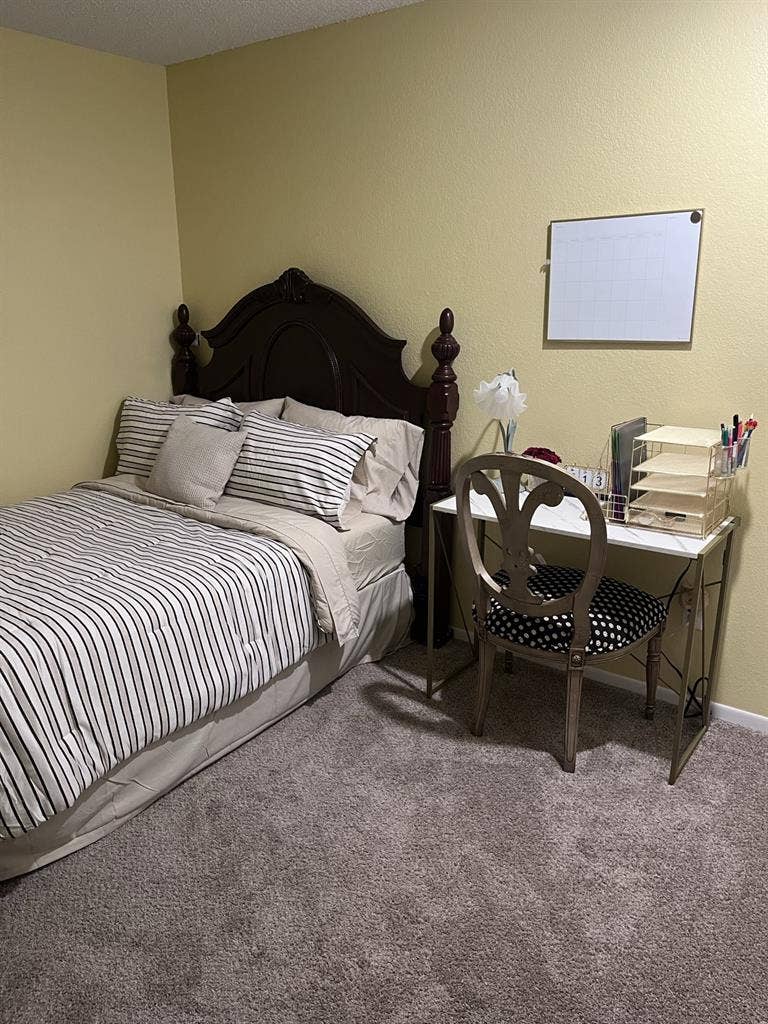 COZY ROOM FOR RENT