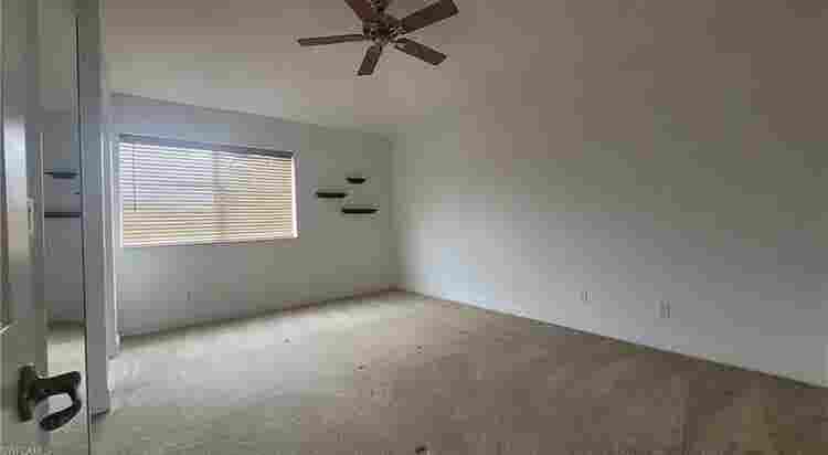 Room for rent beautiful townhouse
