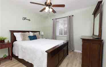 Room for rent beautiful townhouse