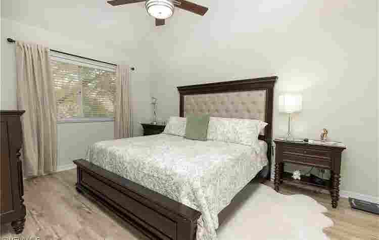 Room for rent beautiful townhouse