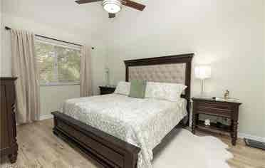Room for rent beautiful townhouse