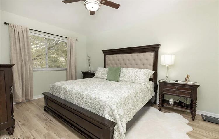 Room for rent beautiful townhouse