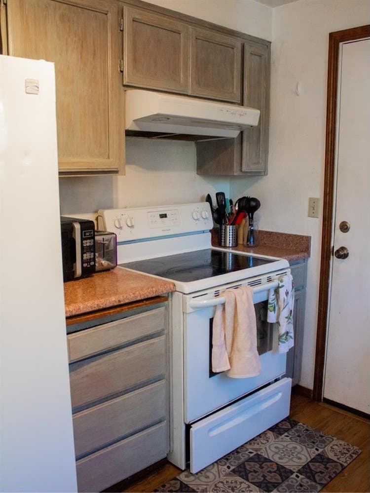 $
5 room open starting Sept !