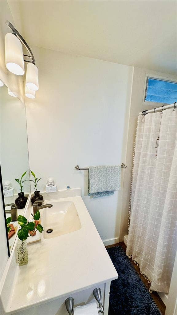 1 month sublet . $