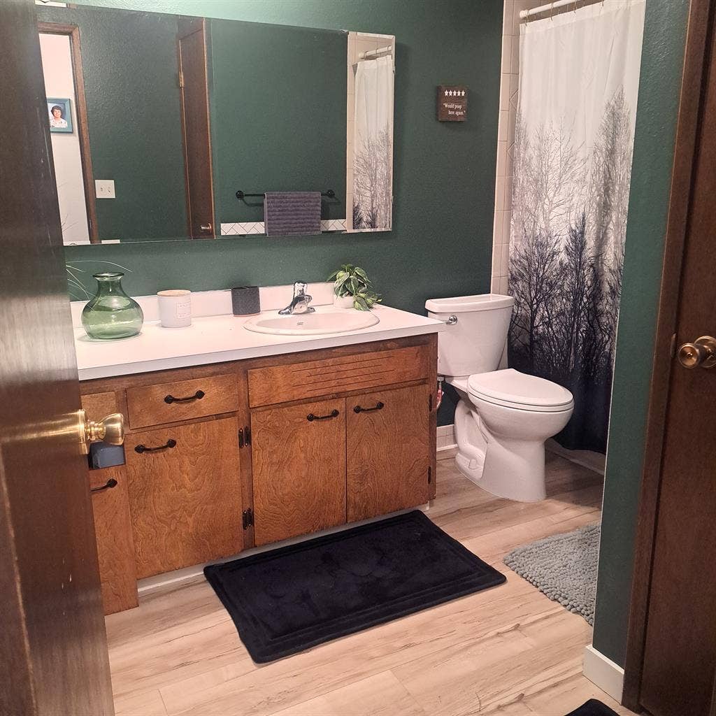 ROOM FOR RENT IN HUMBLE HOME