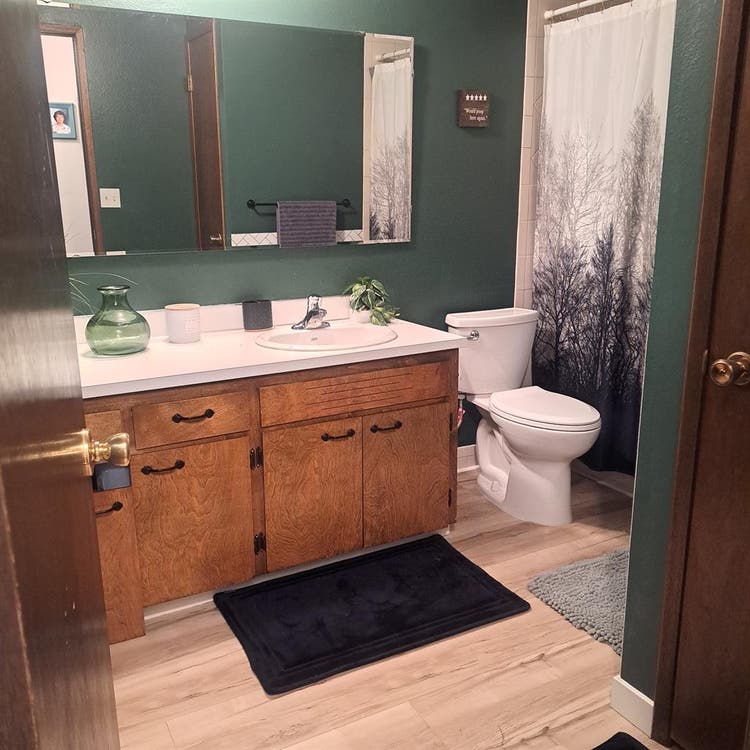 ROOM FOR RENT IN HUMBLE HOME