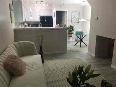 Clean, Cozy & Comfortable Bedroomm