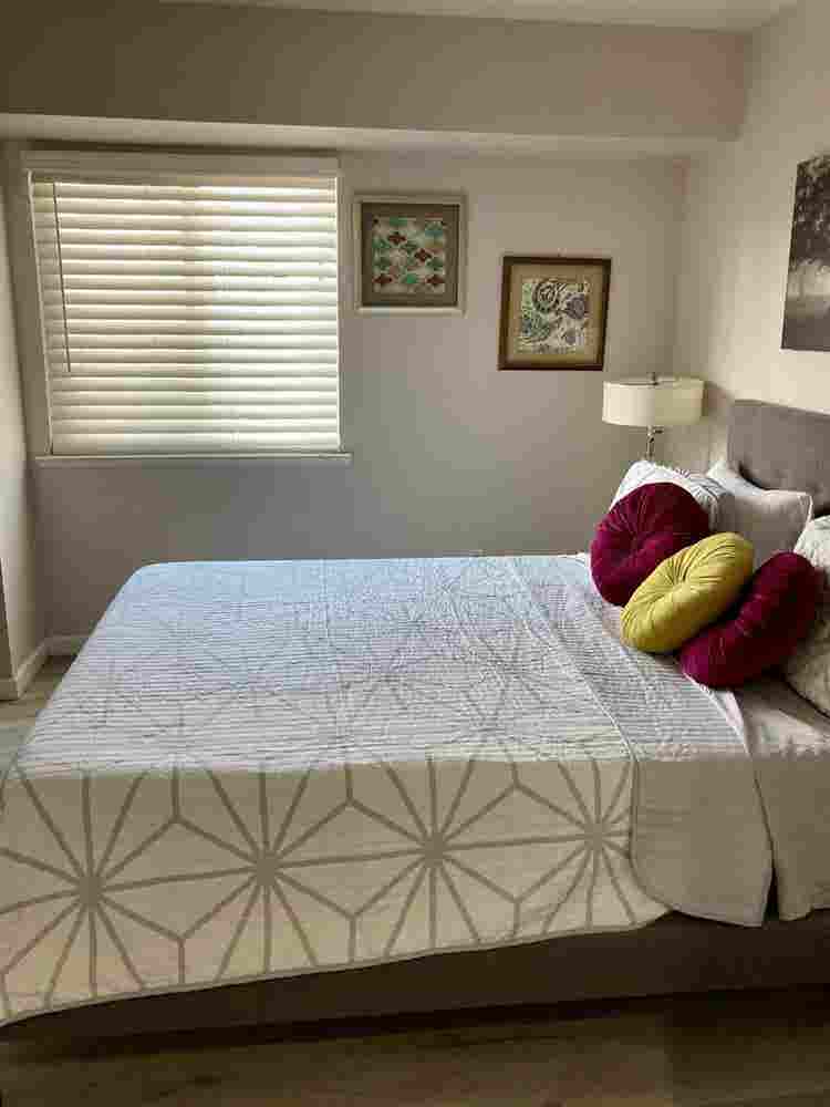 Clean, Cozy & Comfortable Bedroomm