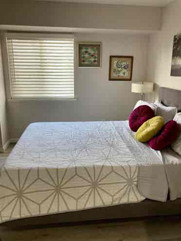 Clean, Cozy & Comfortable Bedroomm