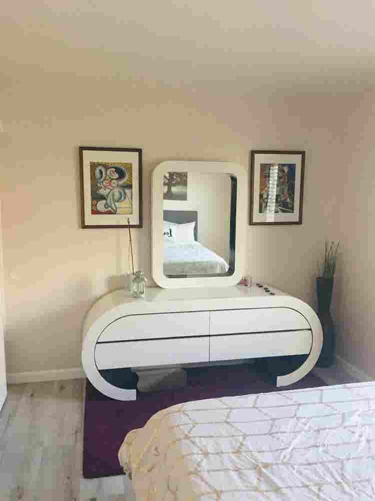Clean, Cozy & Comfortable Bedroomm