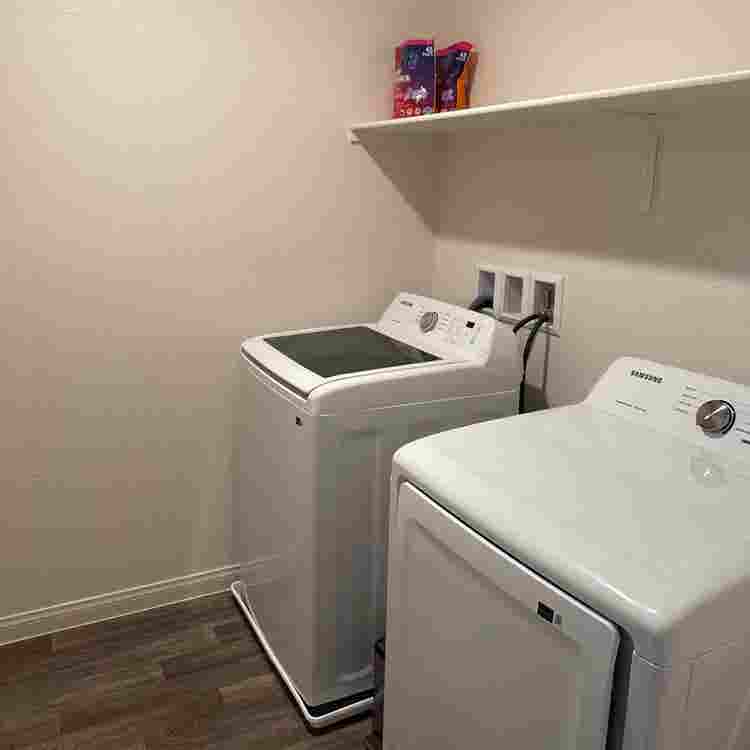In search for a roommate!