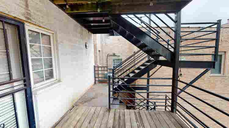 1 BR in Chicago