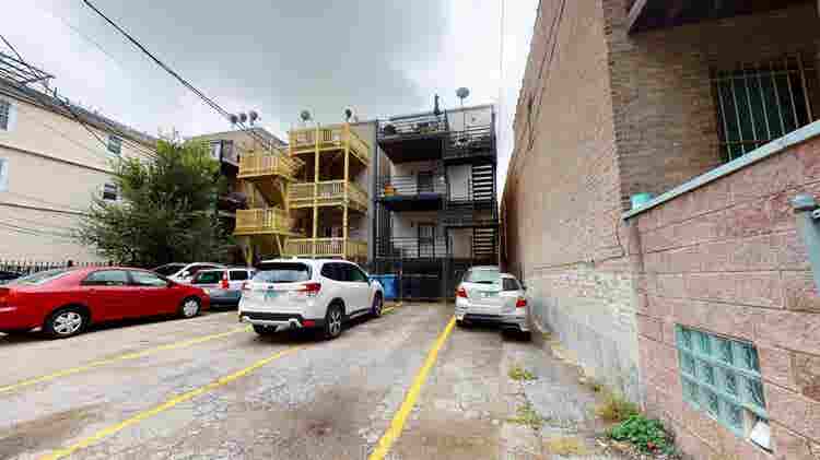 1 BR in Chicago